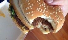 McDonald’s vende una hamburguesa mordida en Nueva Zelanda McDonald’s vende una hamburguesa mordida en Nueva Zelanda